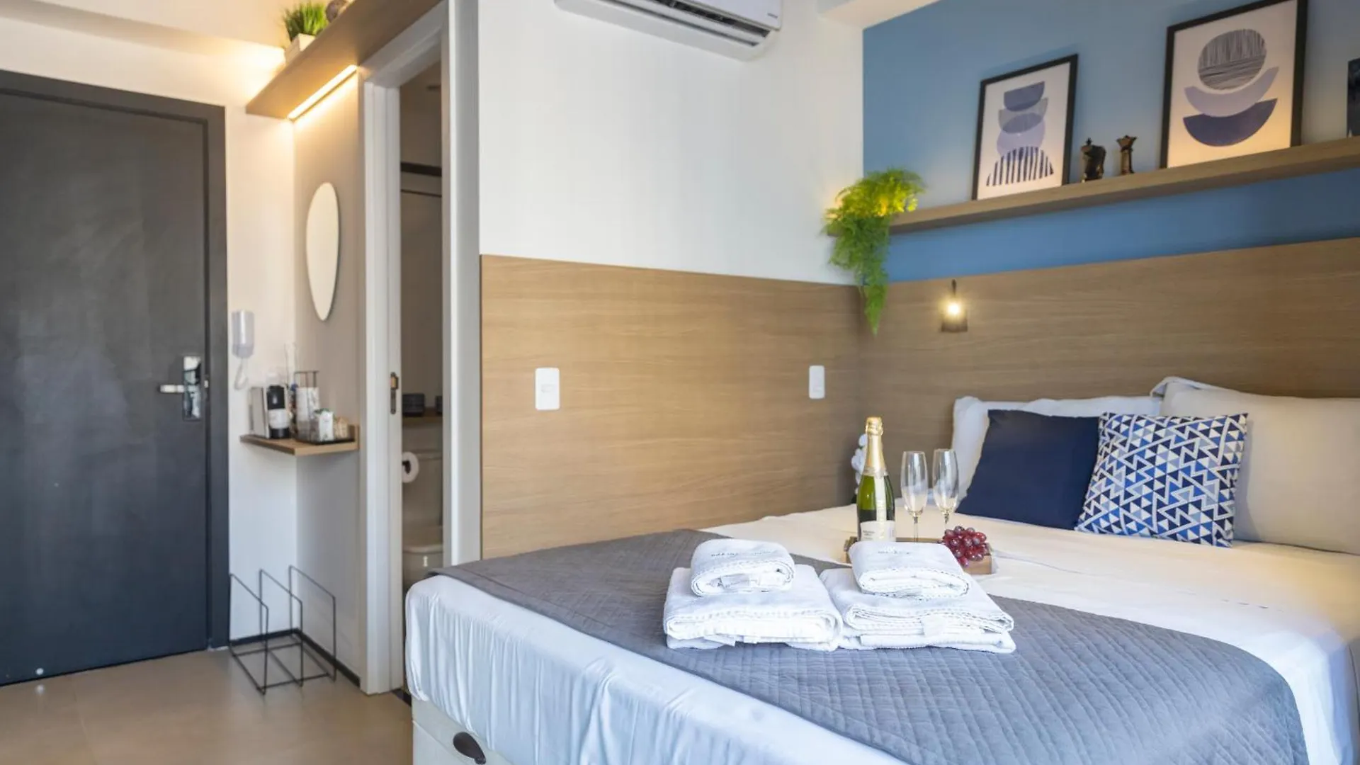 Estudios Com Ac E Varanda Na Bela Vista Sao Paulo Apartment