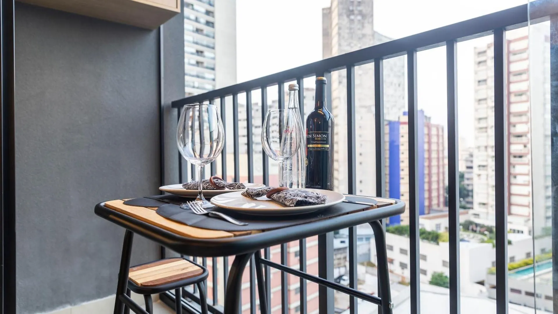 Estudios Com Ac E Varanda Na Bela Vista São Paulo Lejlighed